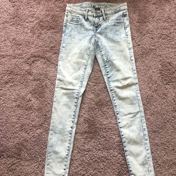 LIKE NEW Acid Wash Skinny Jeans! - Picture 2 of 4